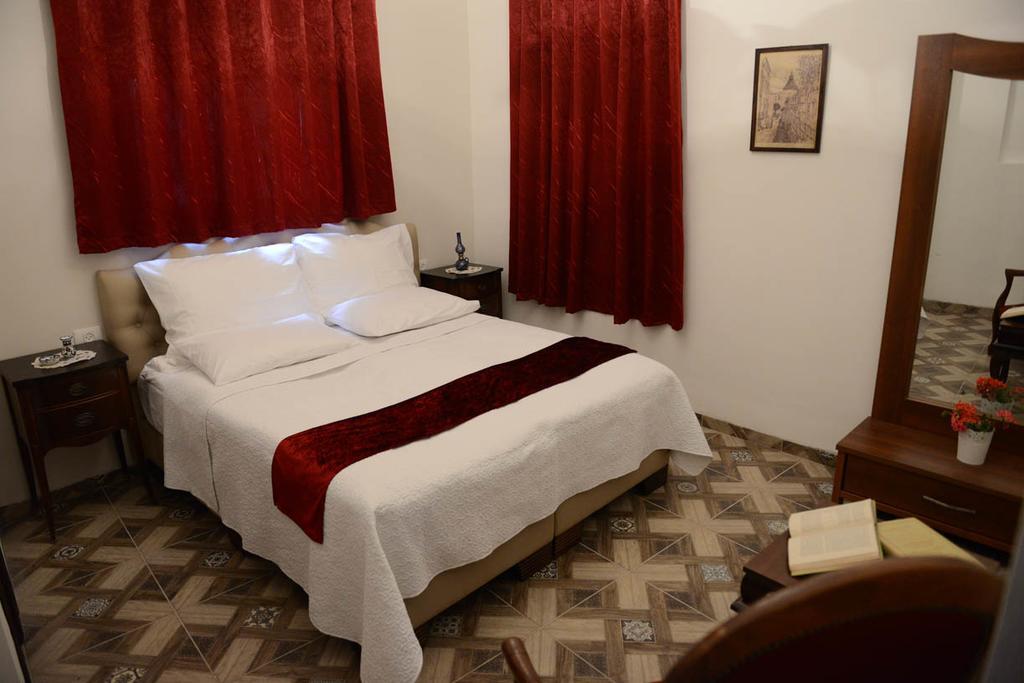 Mensa Christi Guesthouse นาซาเรธ ภายนอก รูปภาพ