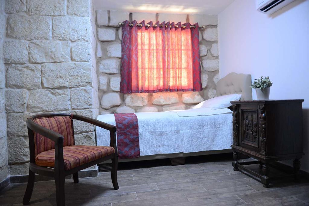 Mensa Christi Guesthouse นาซาเรธ ภายนอก รูปภาพ
