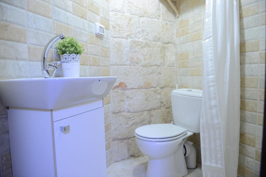 Mensa Christi Guesthouse นาซาเรธ ภายนอก รูปภาพ