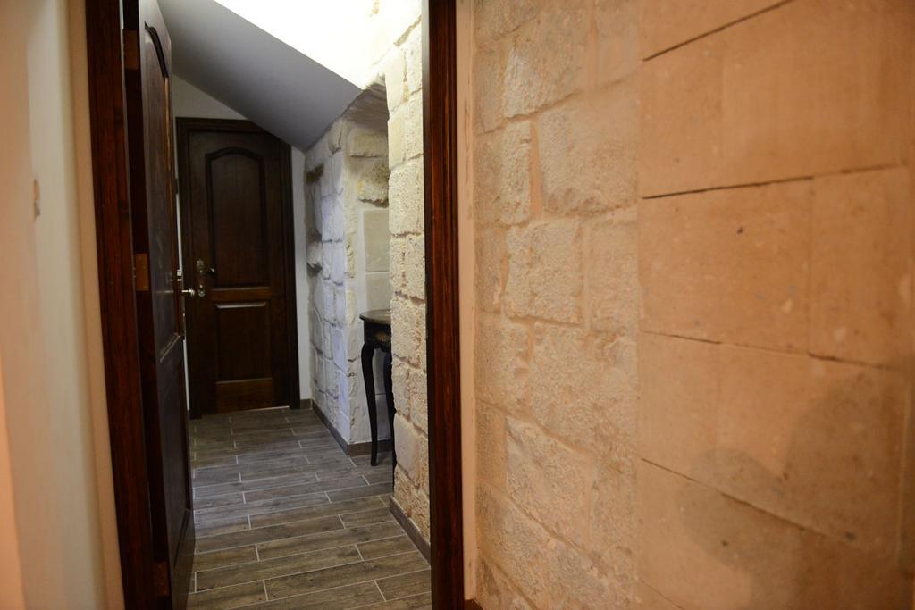Mensa Christi Guesthouse นาซาเรธ ภายนอก รูปภาพ