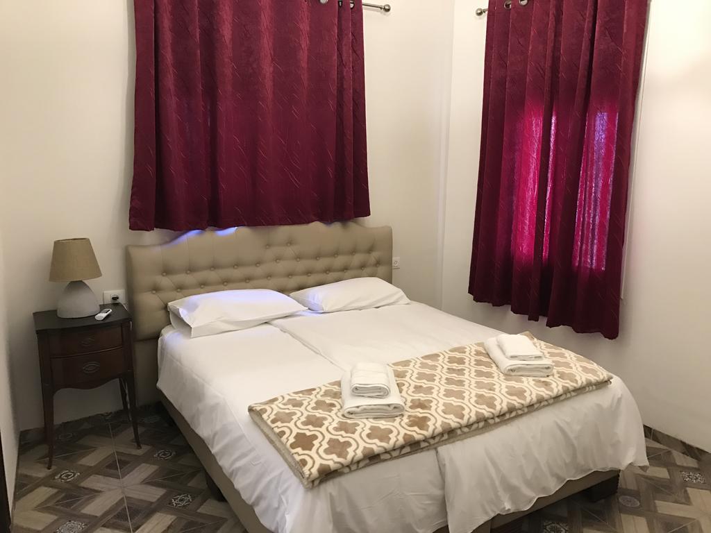 Mensa Christi Guesthouse นาซาเรธ ภายนอก รูปภาพ
